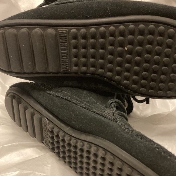 Minnetonka Women’s Mocassin boots - size 4 - Picture 6 of 11